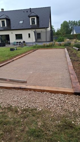 réalisation d'un terrain de pétanque 