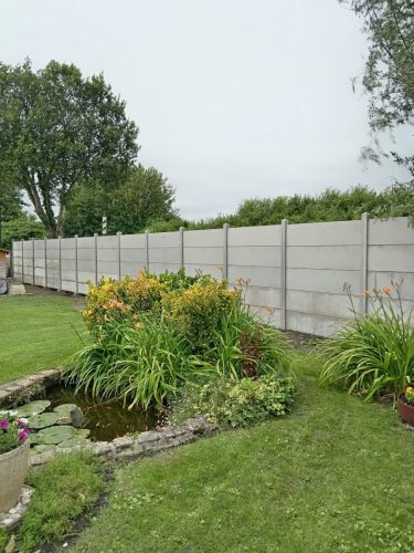 Réalisation d'une clôture en dalle béton 