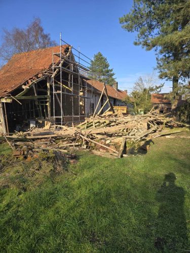 démolition d'une grange  